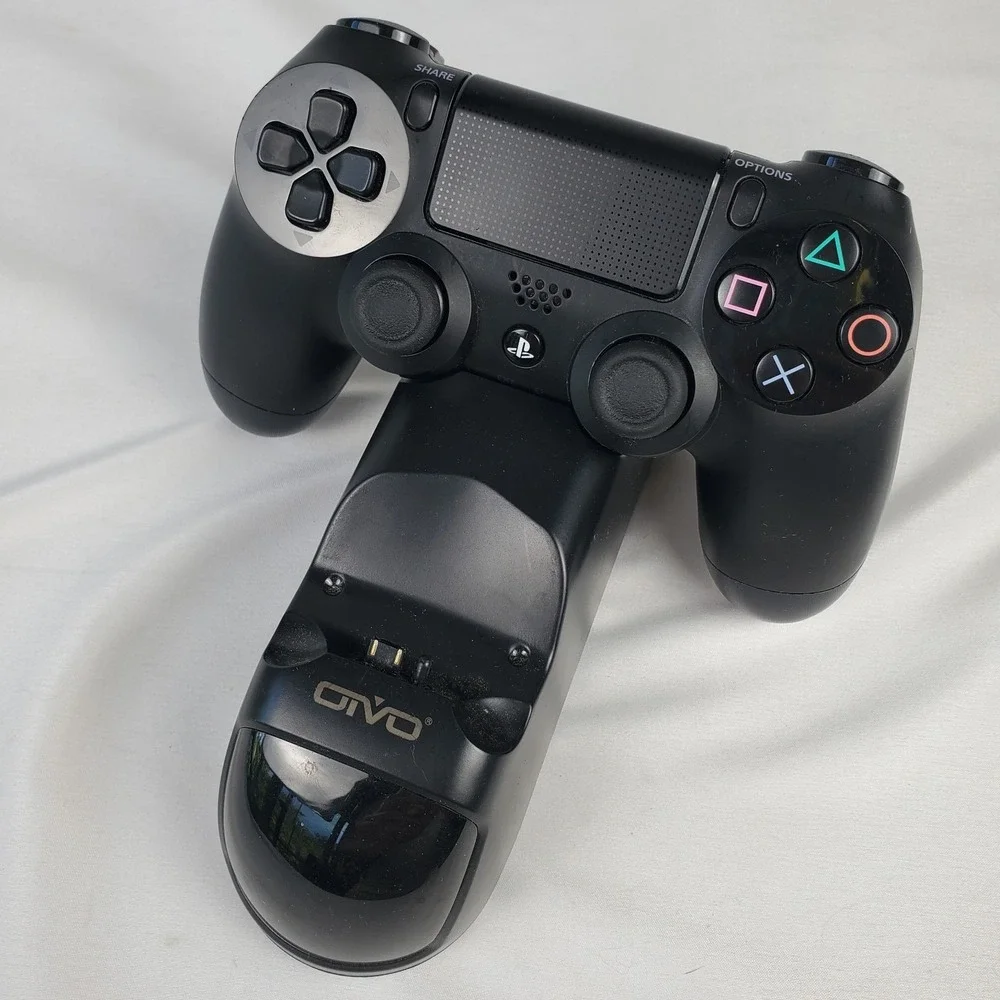 Sony DualShock 4 Wireless PS4 Controller Black w/ OIVO 2 Controller Charge Dock